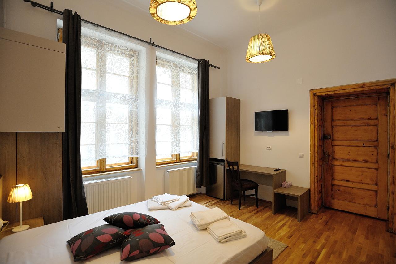 Dinicu Residence - Central Location Braşov Exteriör bild